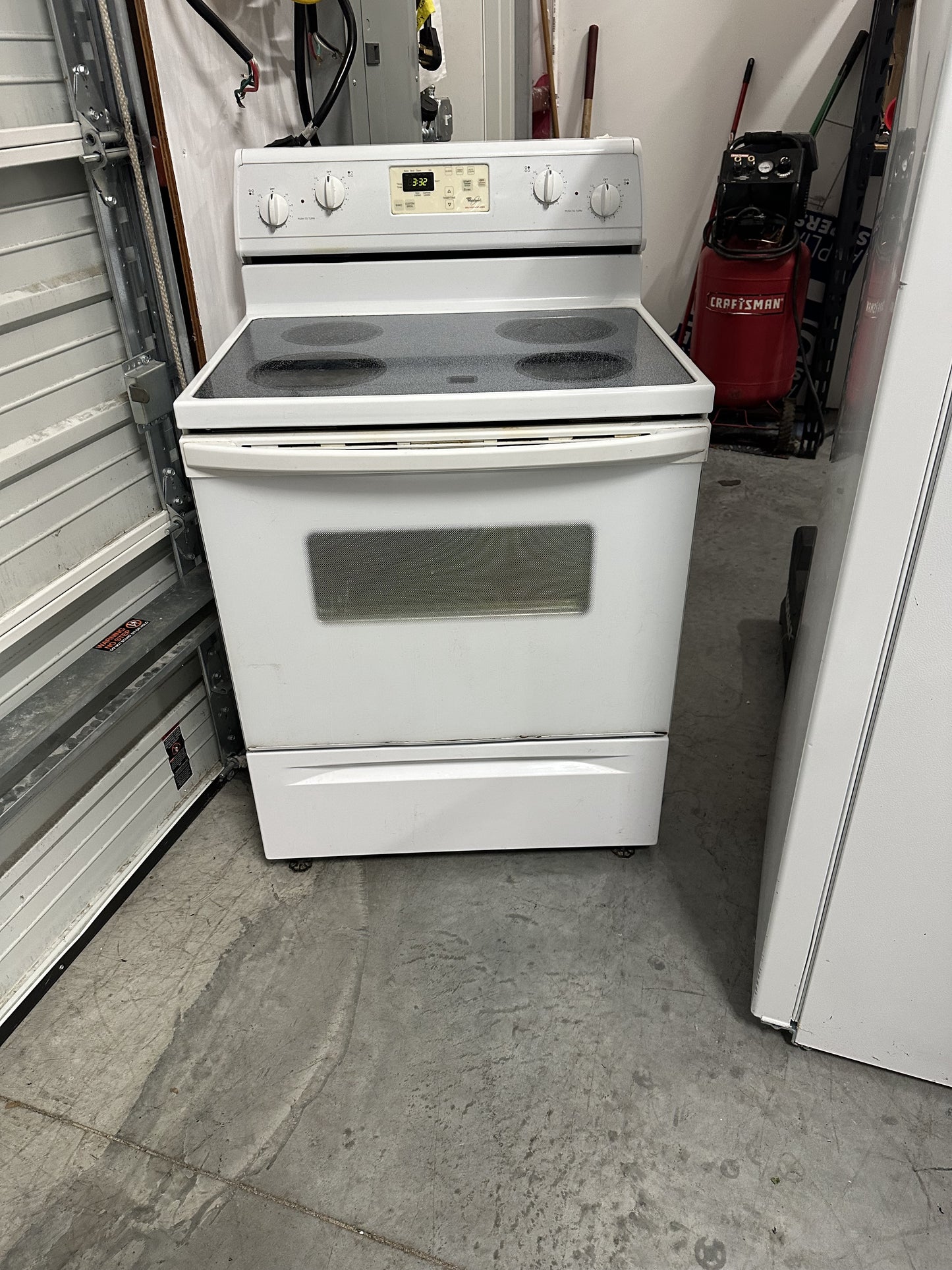 Pre Owned Whirlpool Electric Range RF364PXMQPO Pre-Owned Appliance