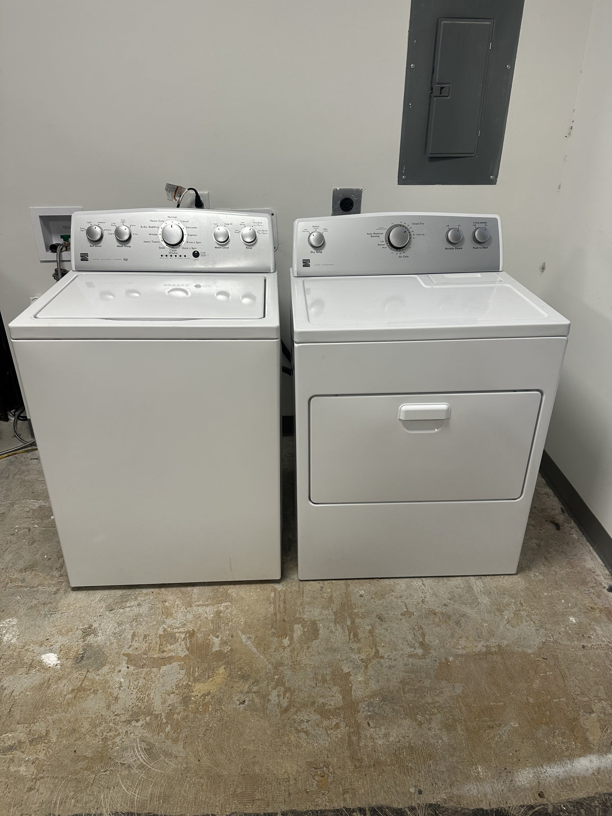 Pre Owned Kenmore Top Load Washer Electric Dryer Set 11022352511PO11065132411PO Pre-Owned Appliance