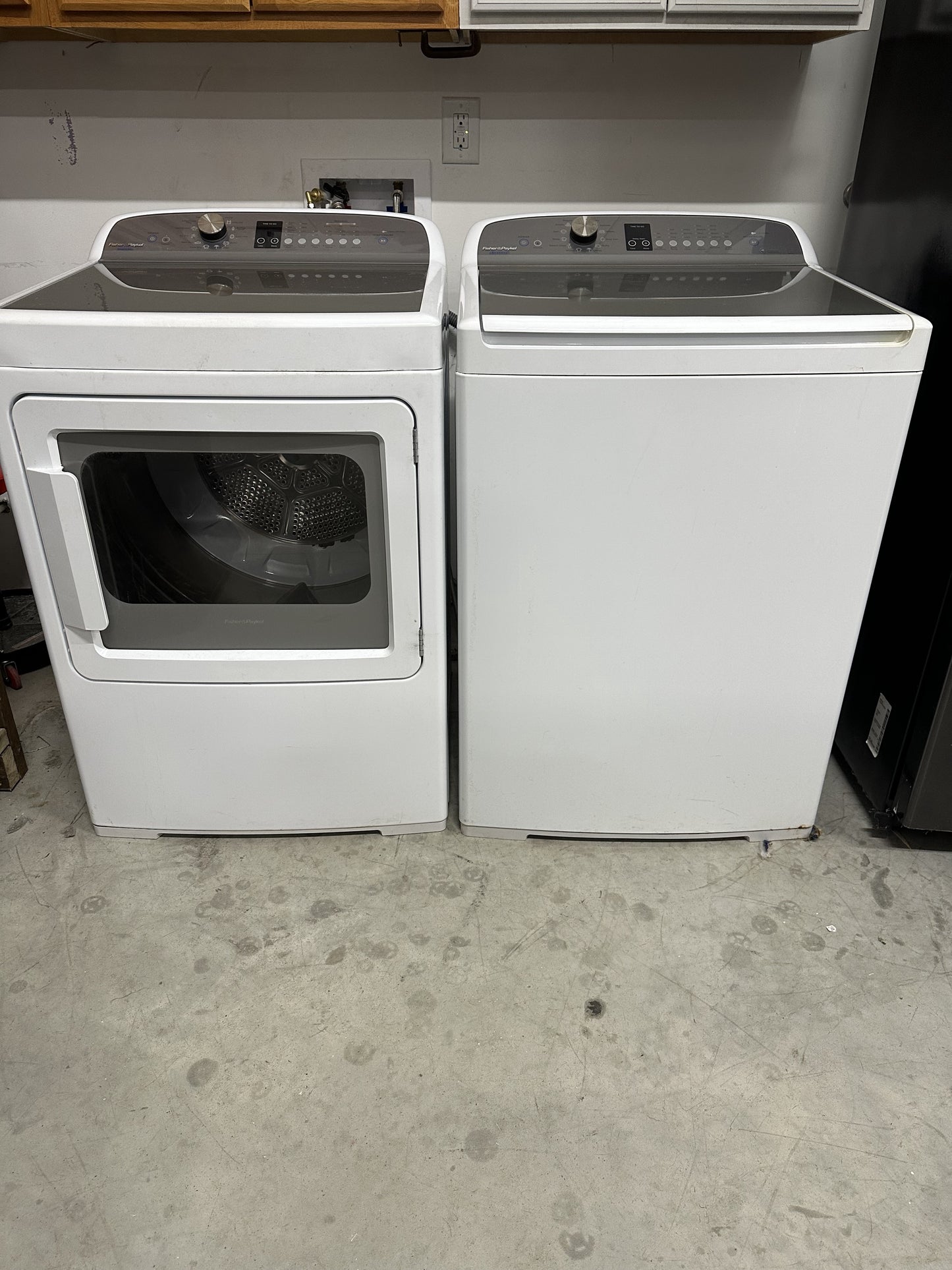 Pre Owned Fisher & Paykel Washer/Dryer Set WL4227P196207-APO DE7027P1US096201PO Pre-Owned Appliance